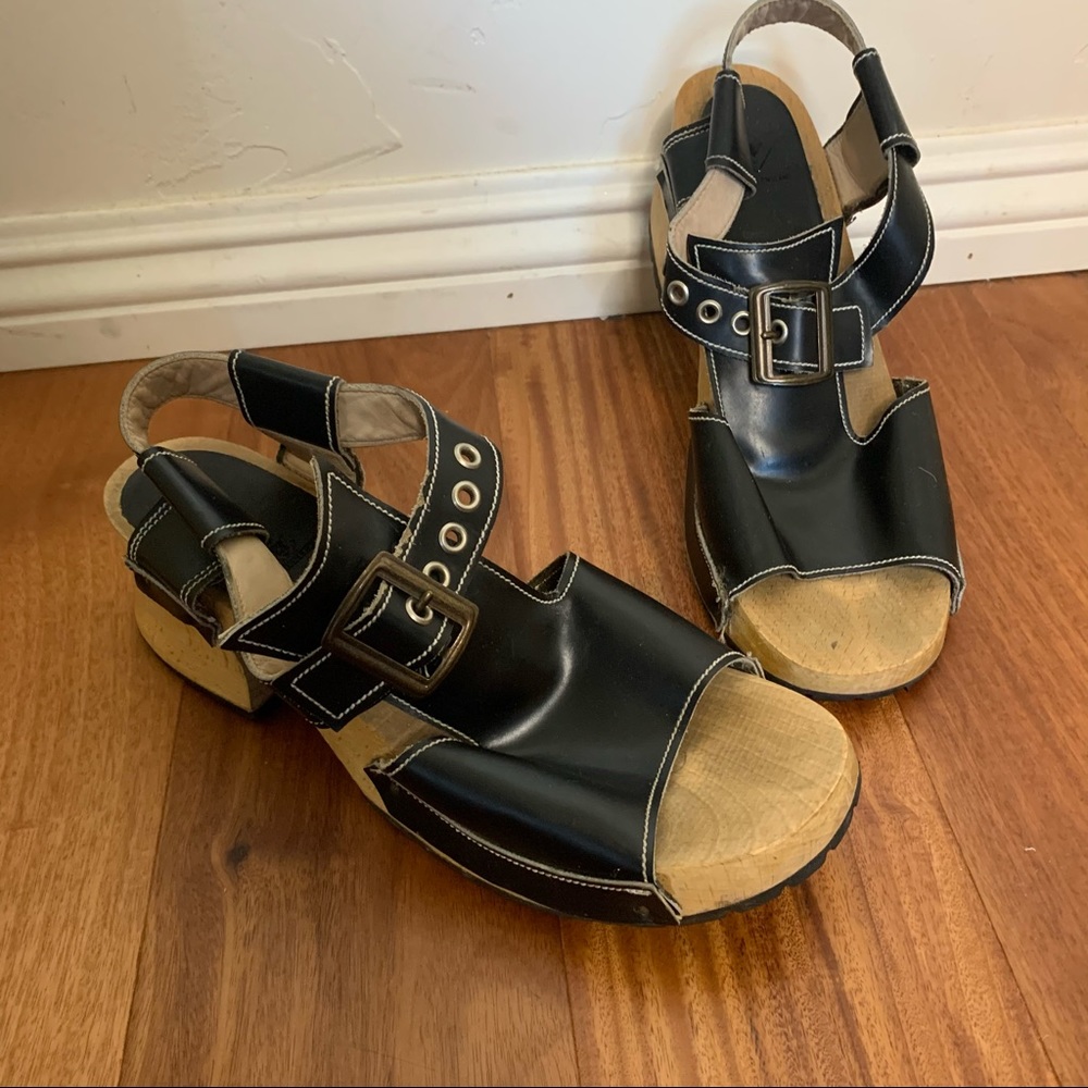 John Fluevog Black Leather Contrast Stitch Sandals